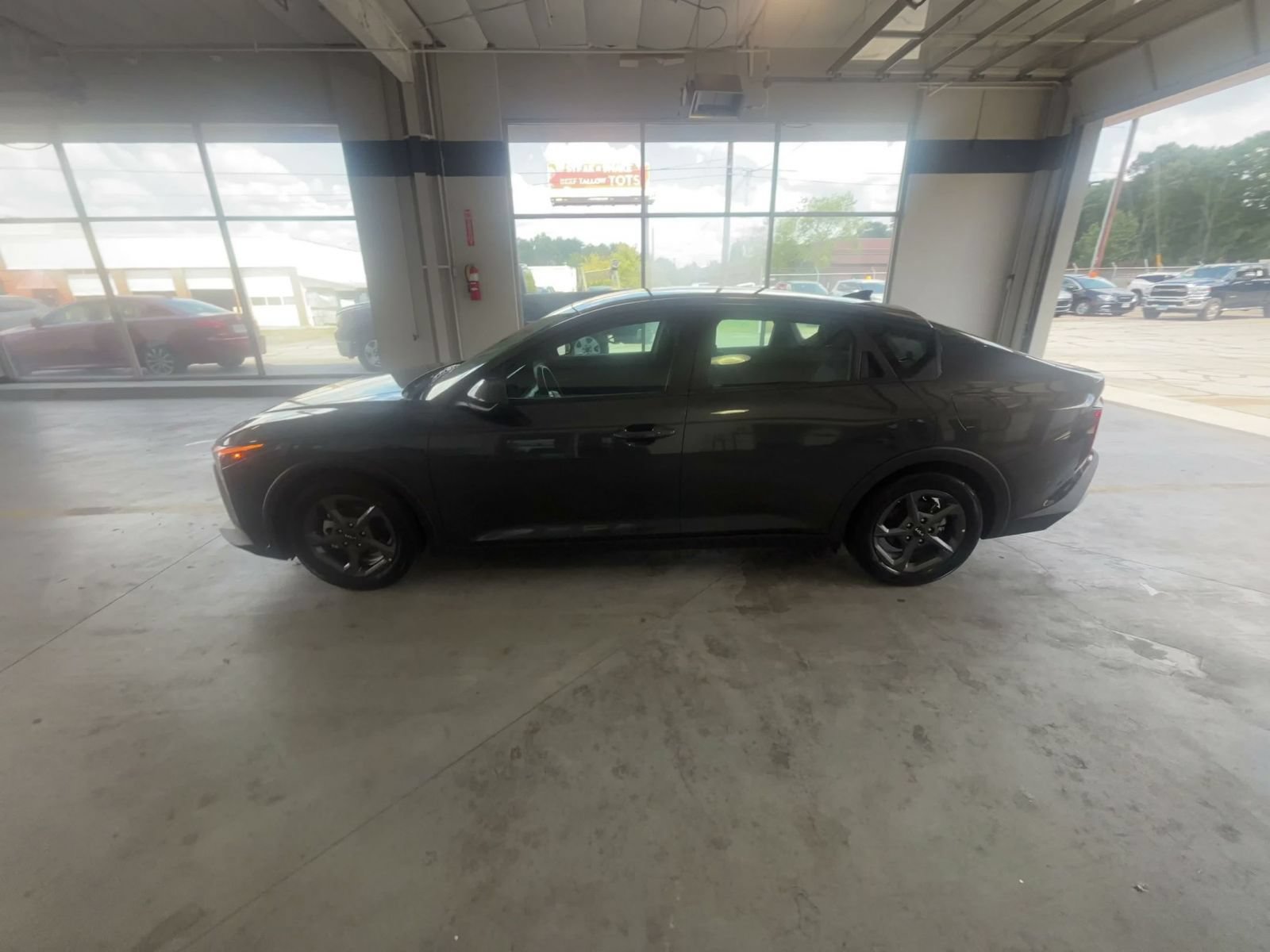 Used 2025 Kia K4 FWD image 8