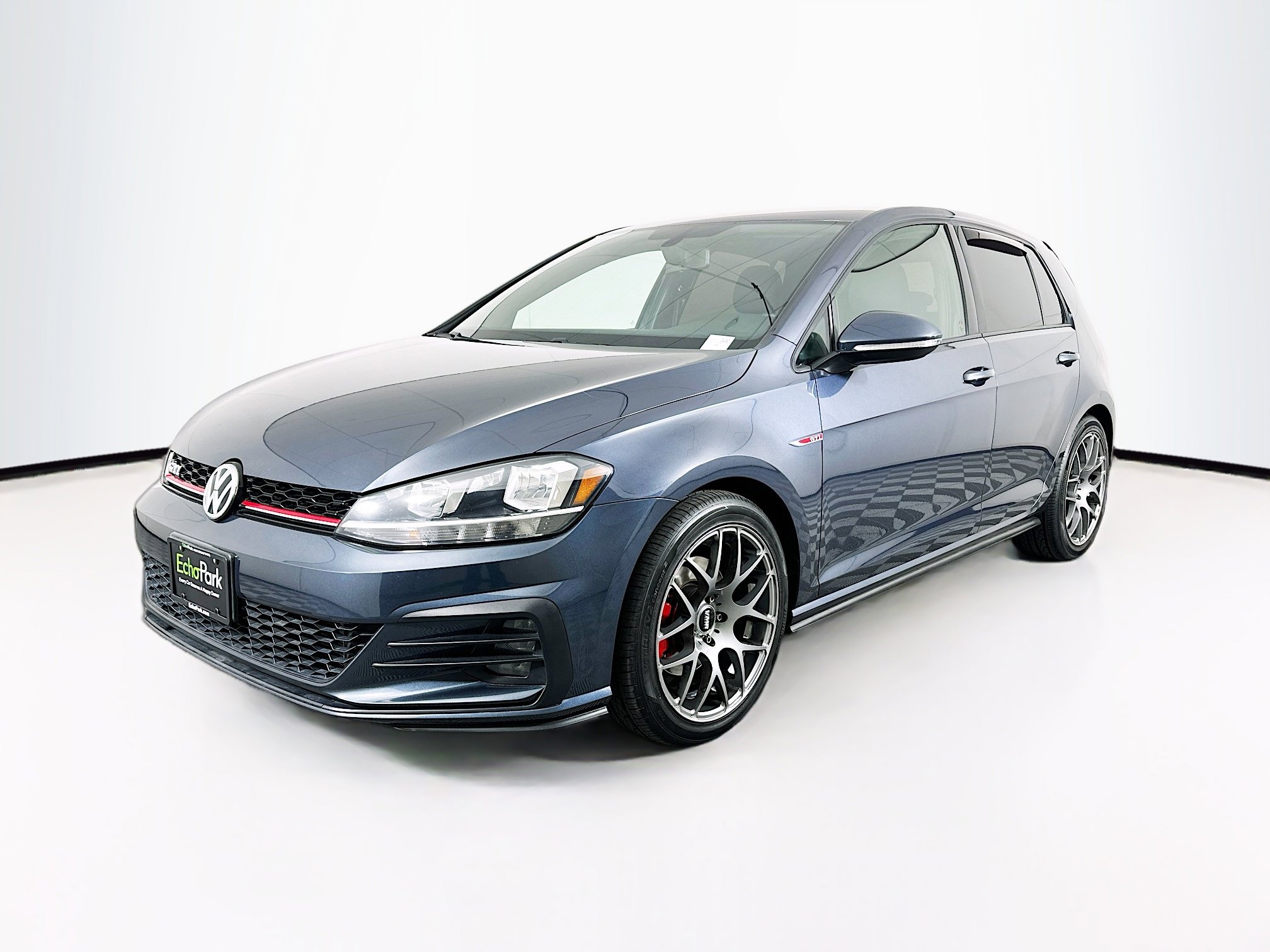 Used 2018 Volkswagen Golf S image 3