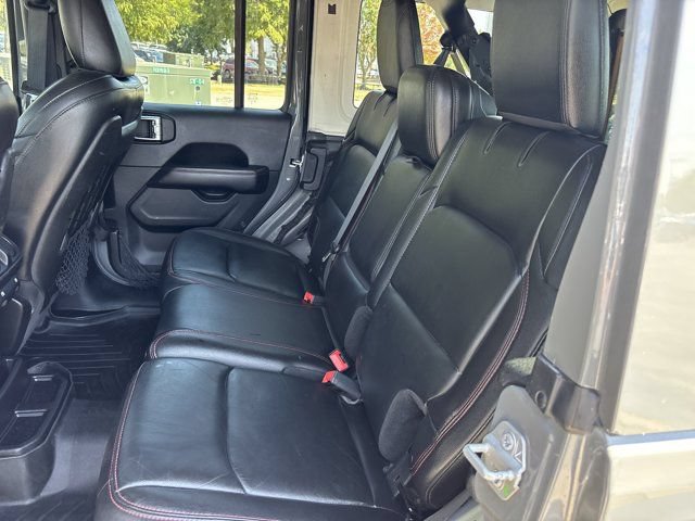 Used 2018 Jeep Wrangler Unlimited Rubicon w/ Dual Top Group AWD/4WD image 19