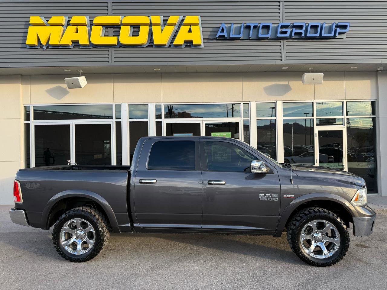 Used 2017 RAM 1500 Laramie image 1
