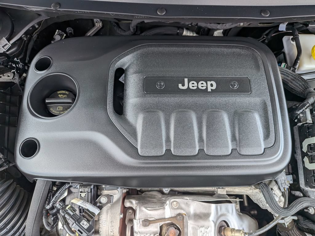 Used 2022 Jeep Cherokee Limited w/ Elite Package AWD/4WD image 13