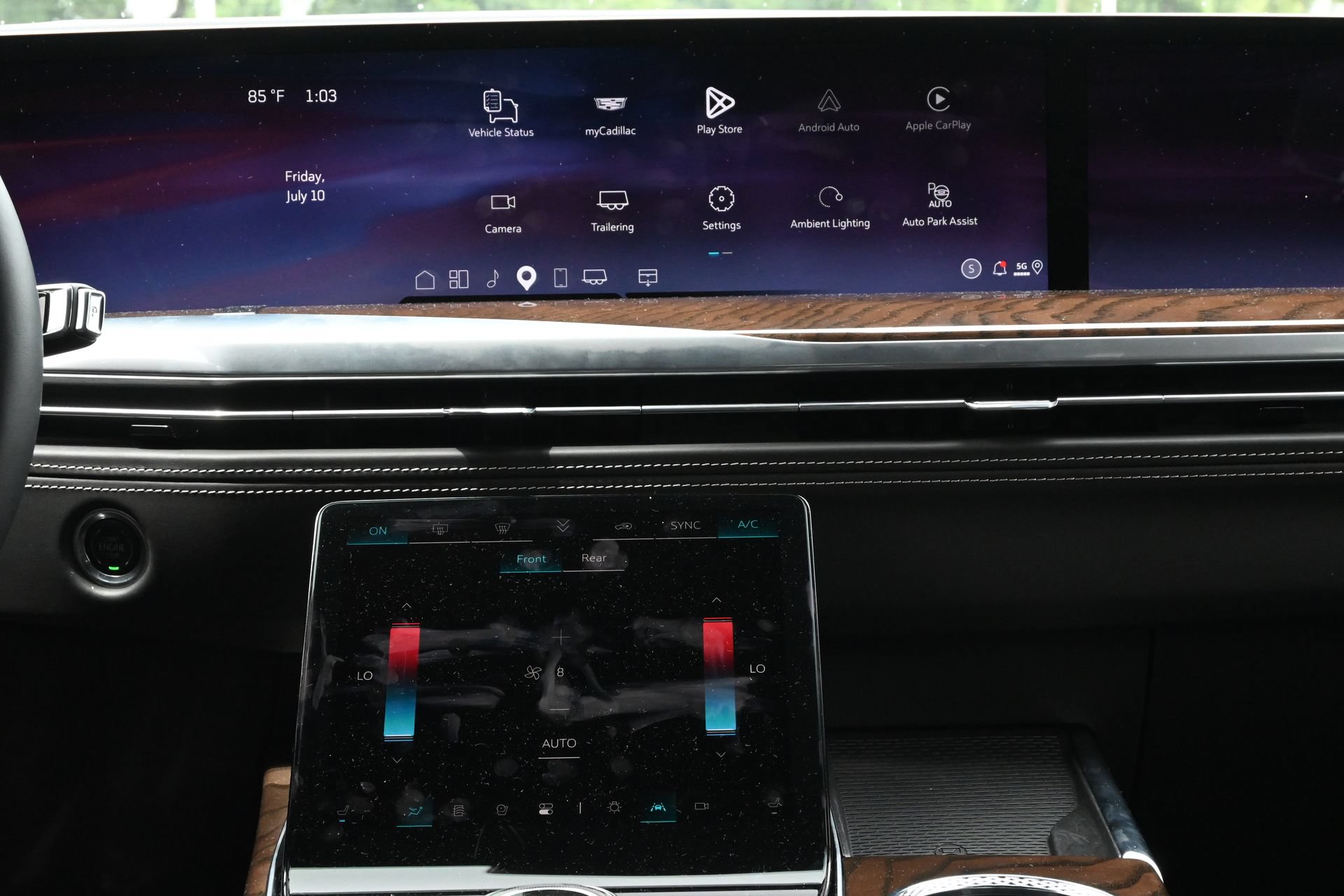 Certified 2026 Cadillac Escalade ESV Platinum Sport w/ LPO, ONYX Package AWD/4WD image 13