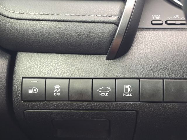 Used 2019 Toyota Camry SE FWD image 26