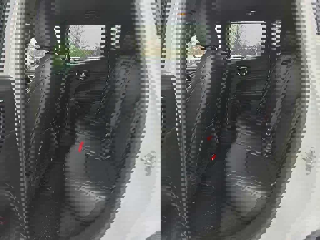 Used 2024 Jeep Compass Trailhawk image 18