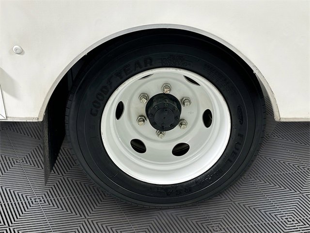 Used 2024 Isuzu NPR image 28