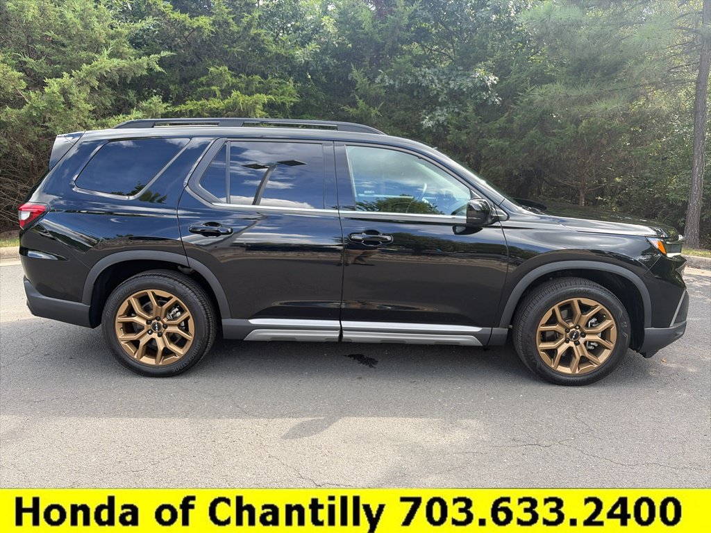 Certified 2024 Honda Pilot Touring image 8
