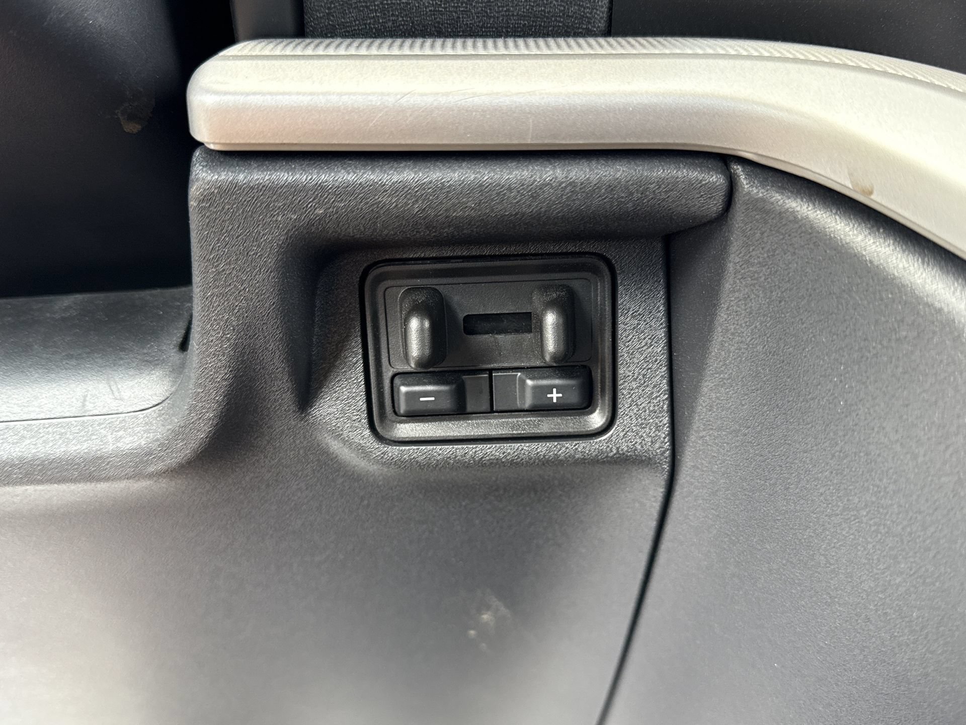 Certified 2025 Ford Expedition Active AWD/4WD image 9