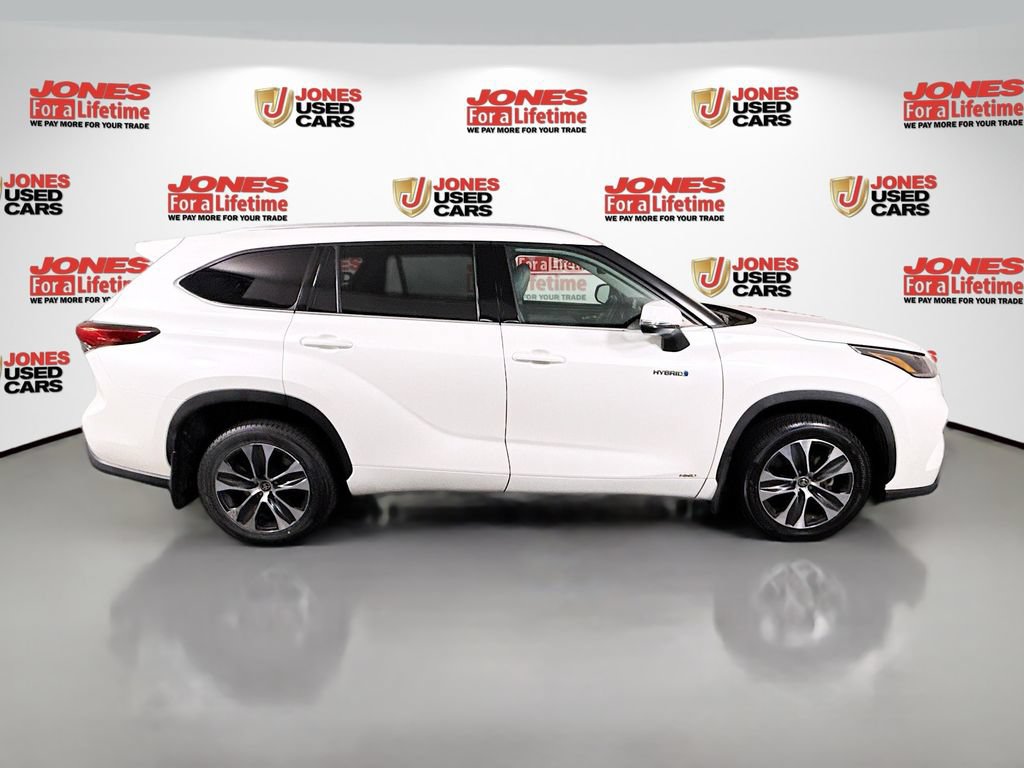 Certified 2021 Toyota Highlander XLE AWD/4WD image 18