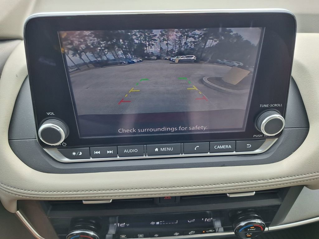 Used 2025 Nissan Rogue SV image 16