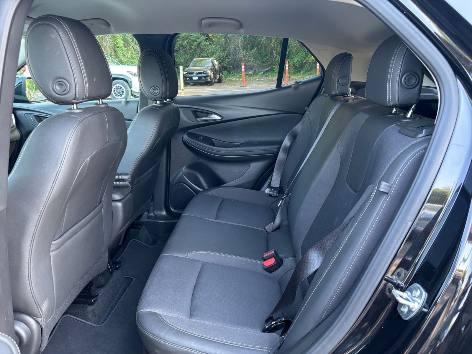 Used 2025 Buick Encore GX Preferred image 24
