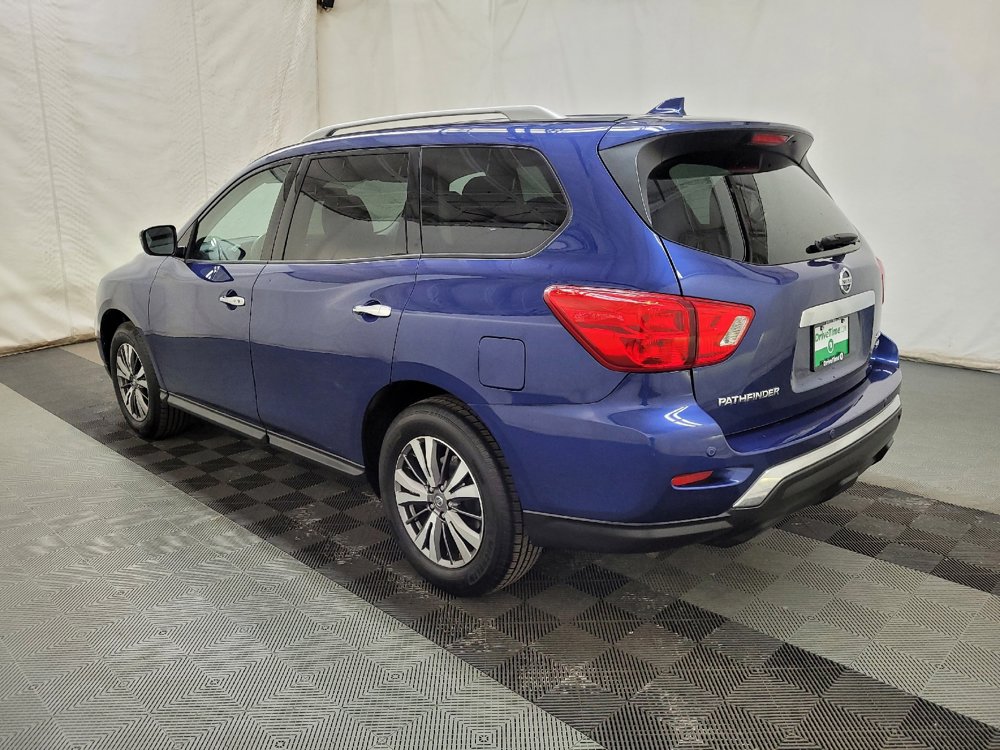 Used 2019 Nissan Pathfinder SV image 3