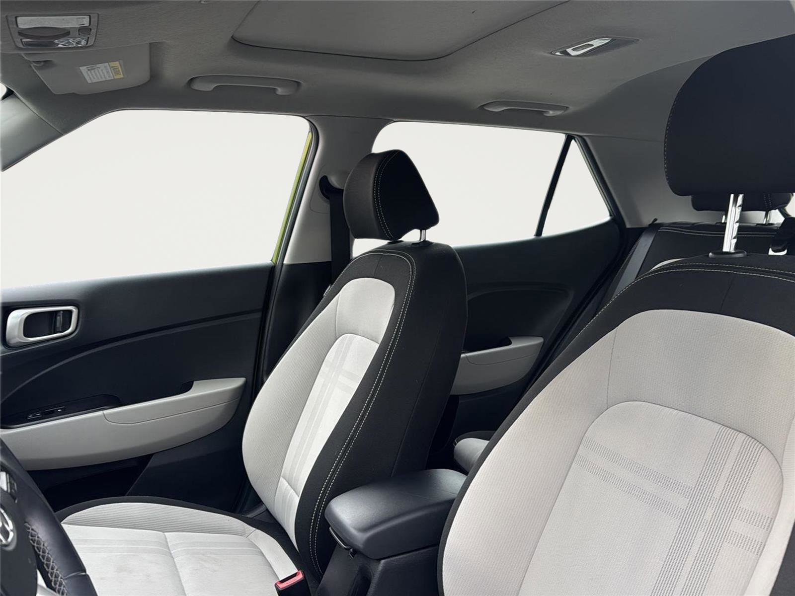 Used 2023 Hyundai Venue SEL w/ Cargo Package image 14