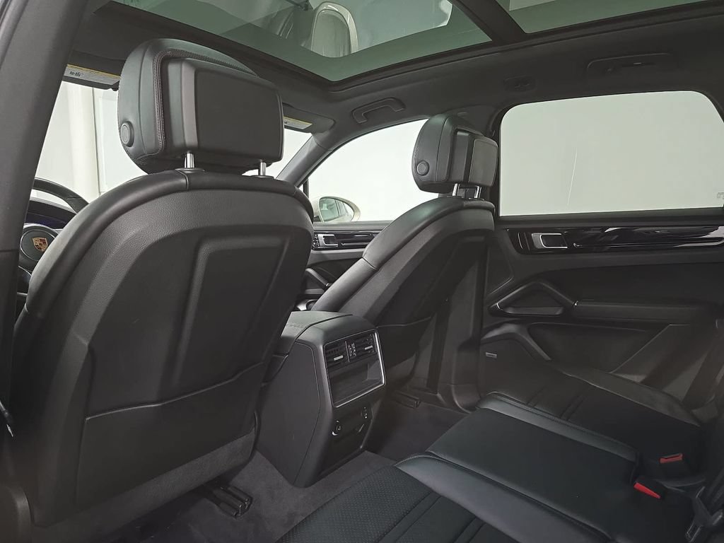 Certified 2020 Porsche Cayenne AWD/4WD image 28
