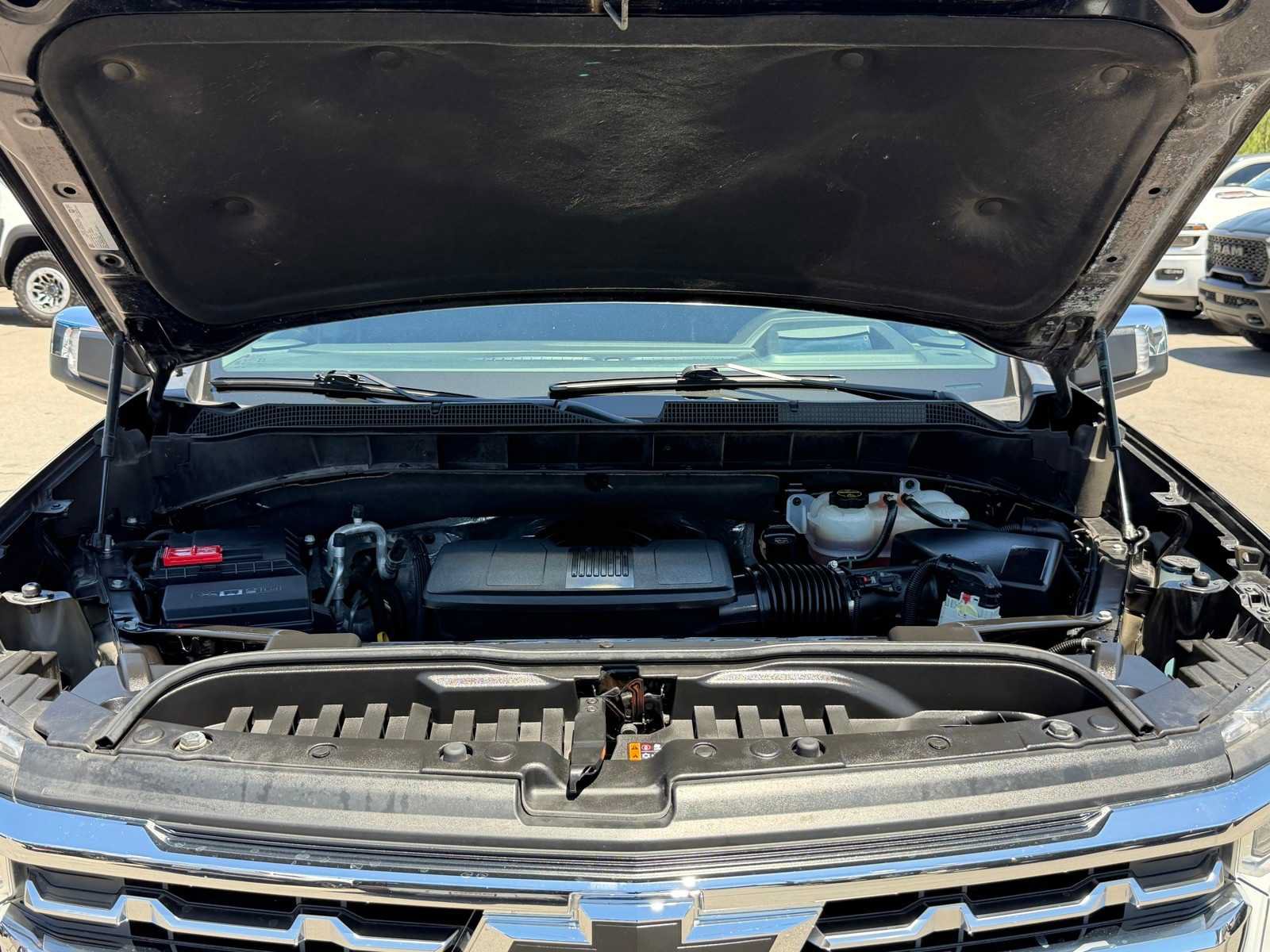 Used 2024 Chevrolet Silverado 1500 LTZ w/ LTZ Premium Package AWD/4WD image 33