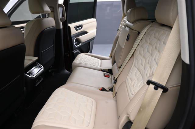 Used 2026 Nissan Armada Platinum Reserve AWD/4WD image 19
