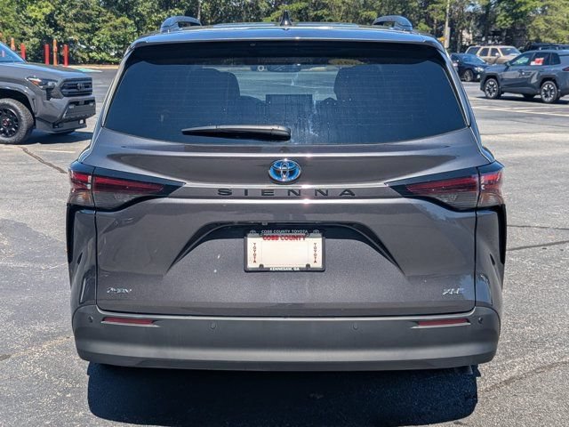 Used 2025 Toyota Sienna XLE FWD image 6