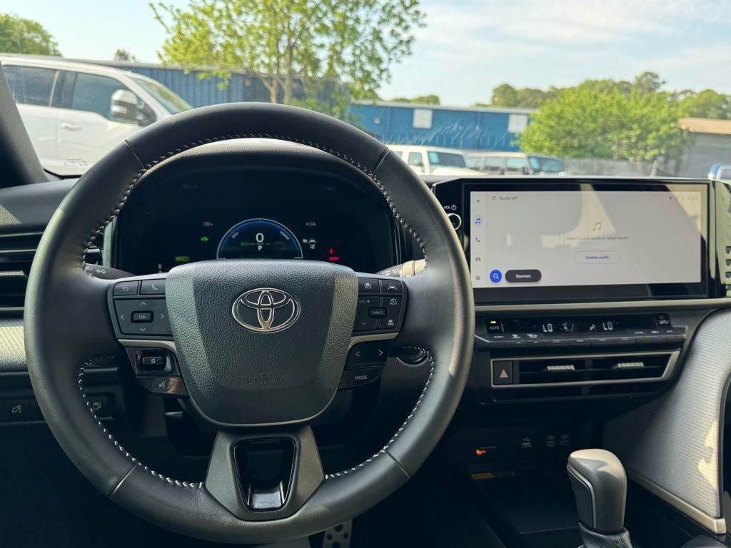 Used 2026 Toyota Camry SE w/ Multimedia Upgrade Package FWD image 23