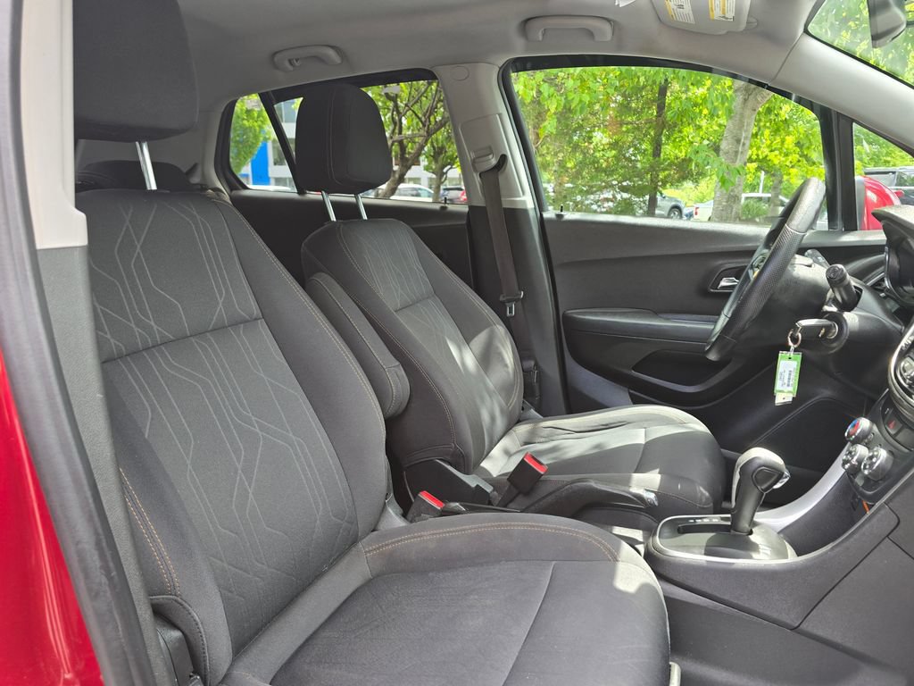 Used 2018 Chevrolet Trax LT AWD/4WD image 11