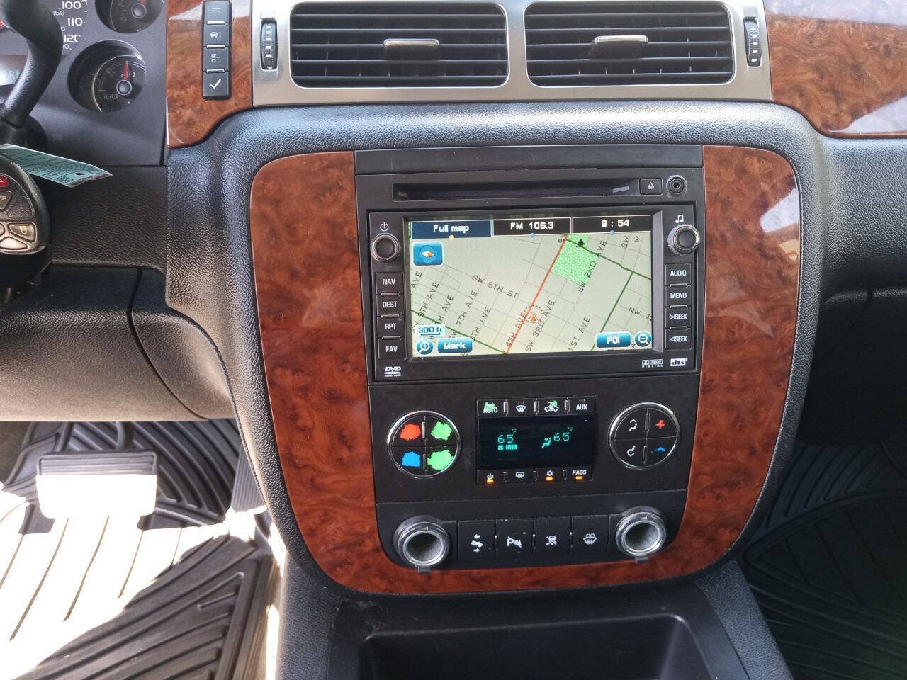 Used 2007 Chevrolet Suburban LTZ w/ LTZ Preferred Equipment Group AWD/4WD image 13