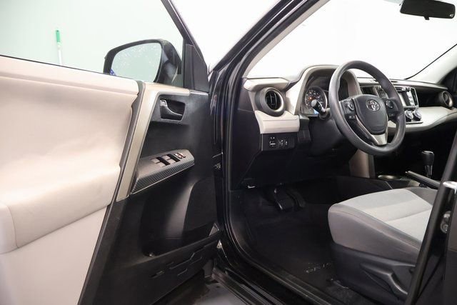 Used 2013 Toyota RAV4 LE image 8