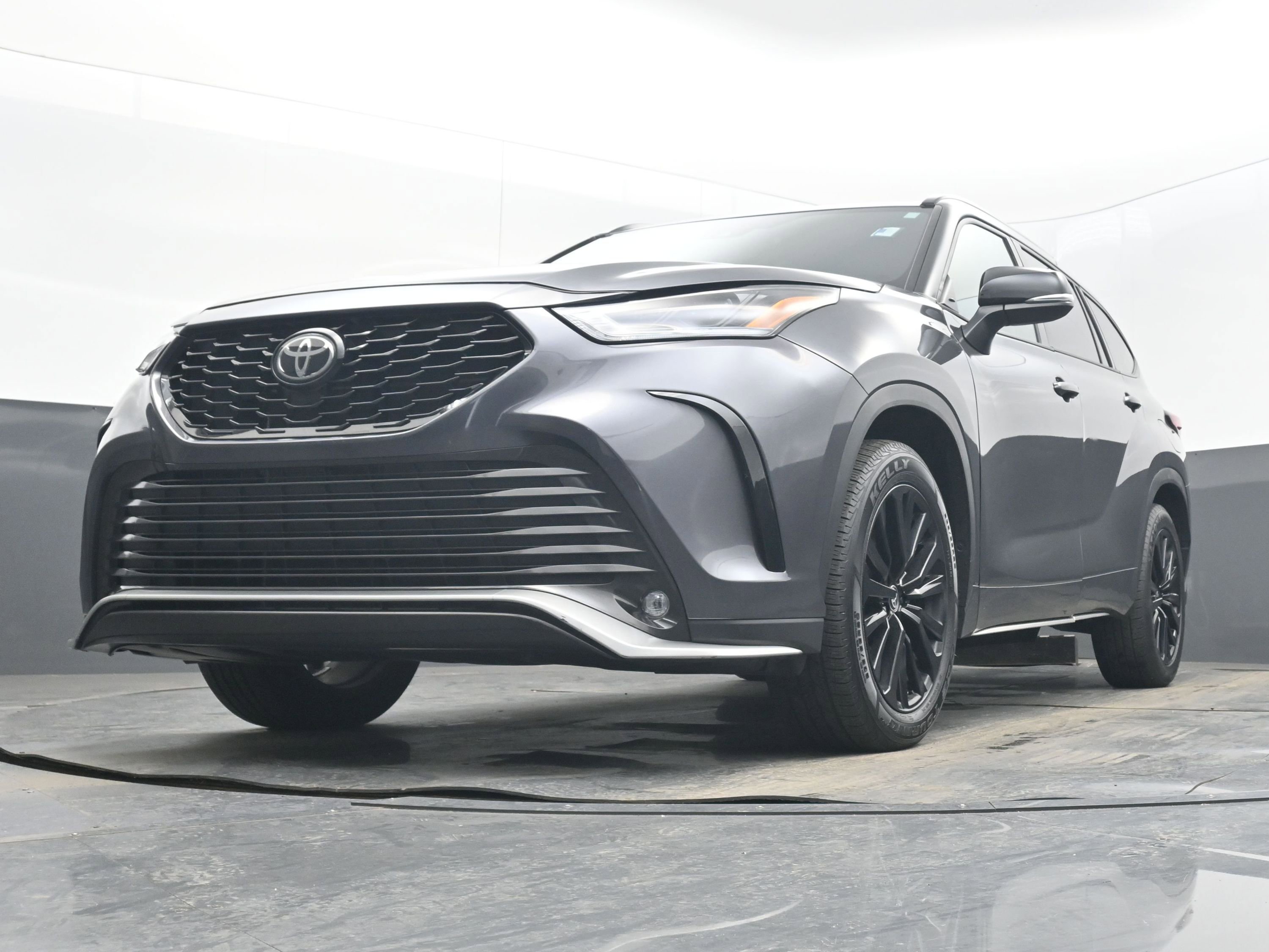 Used 2024 Toyota Highlander XSE image 27