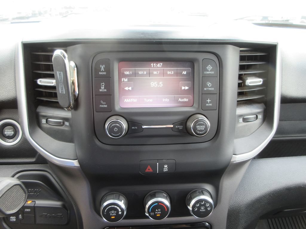 Used 2024 RAM 2500 Big Horn AWD/4WD image 15