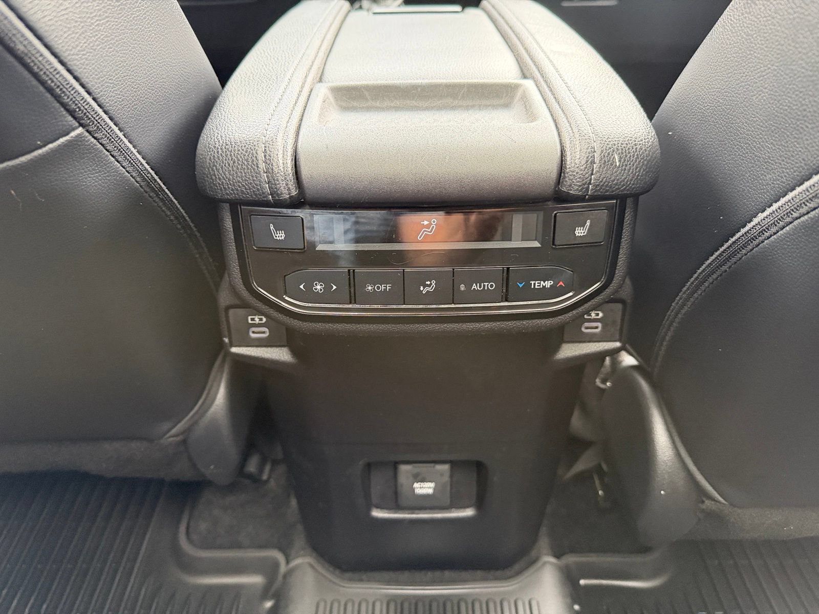 Used 2024 Toyota Grand Highlander AWD Hybrid image 28