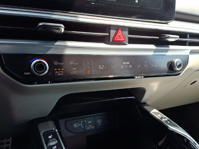 Certified 2026 Kia Sorento SX Prestige AWD/4WD image 18