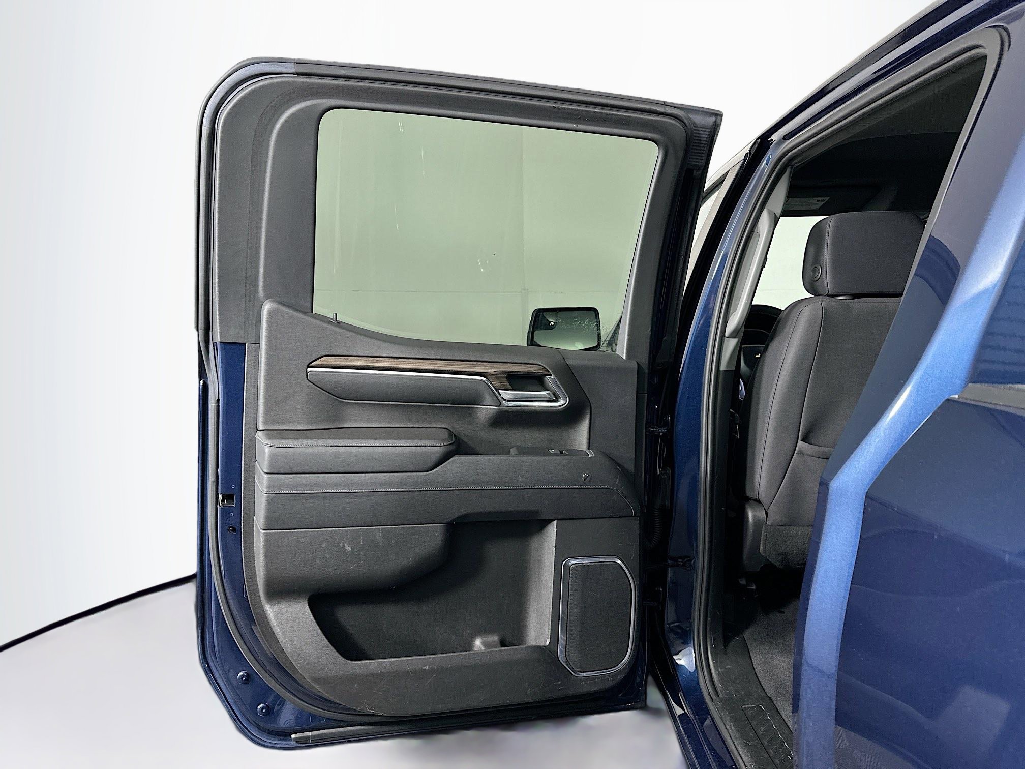 Used 2023 Chevrolet Silverado 1500 LT image 25