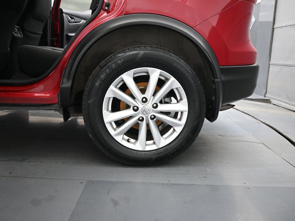 Used 2018 Nissan Rogue Sport SV image 19