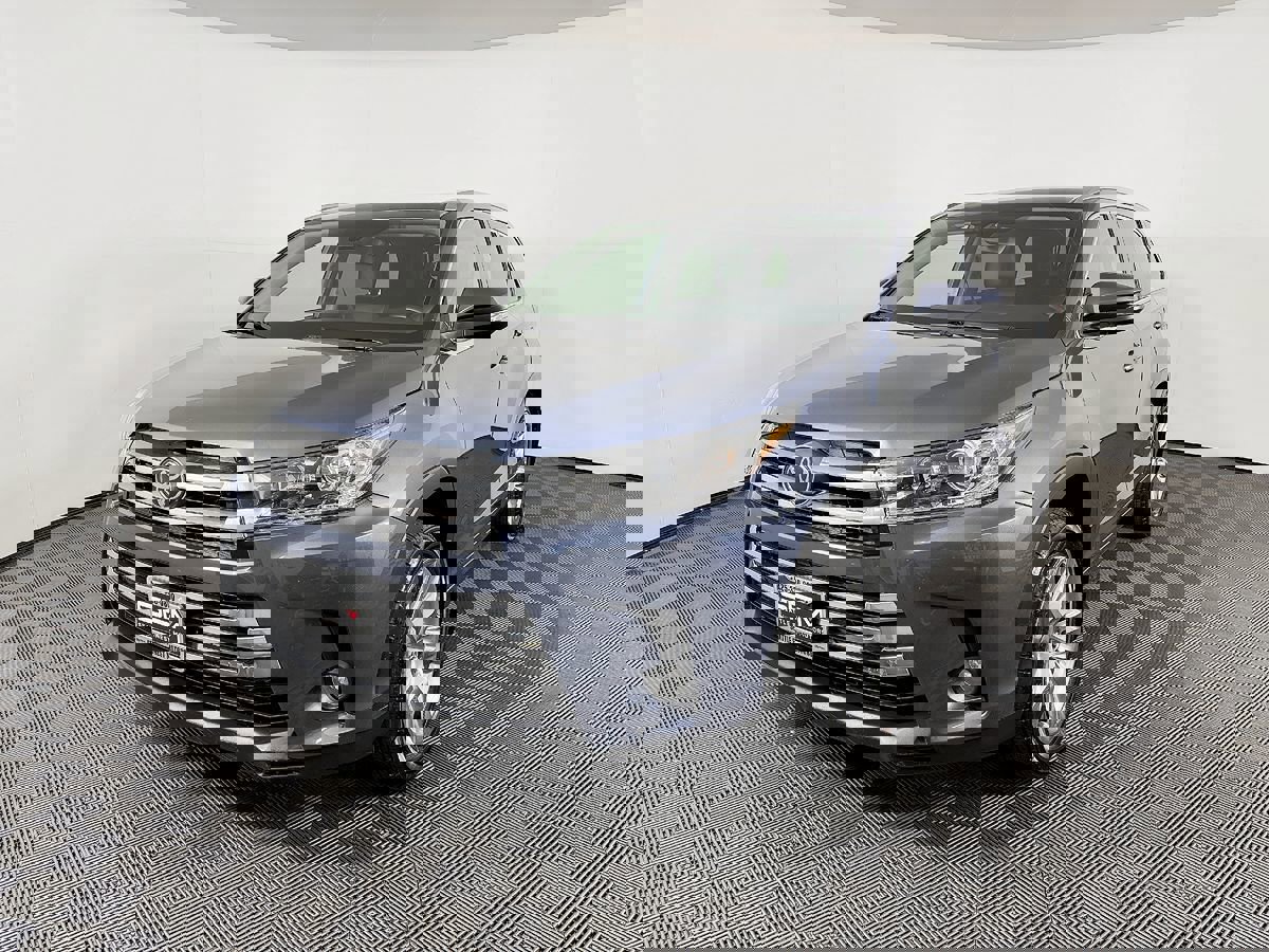 Used 2018 Toyota Highlander Limited image 3