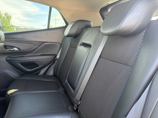 Used 2020 Buick Encore Preferred AWD/4WD image 21