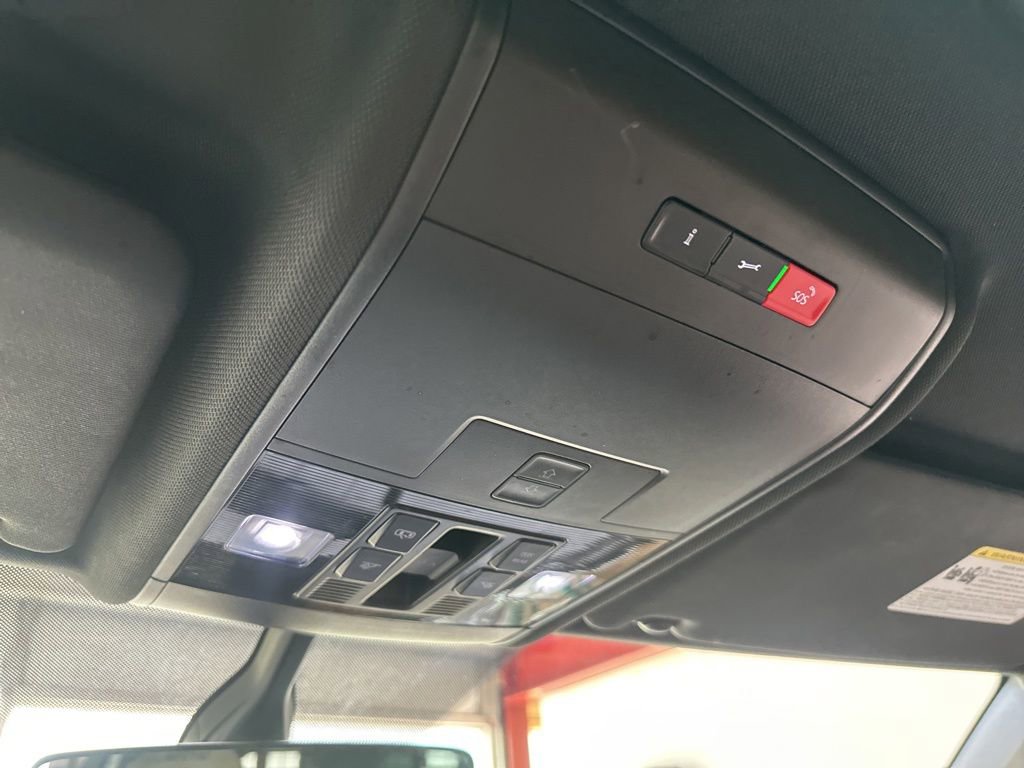 Used 2020 Volkswagen Atlas Cross Sport SE w/ Panoramic Sunroof Package AWD/4WD image 21