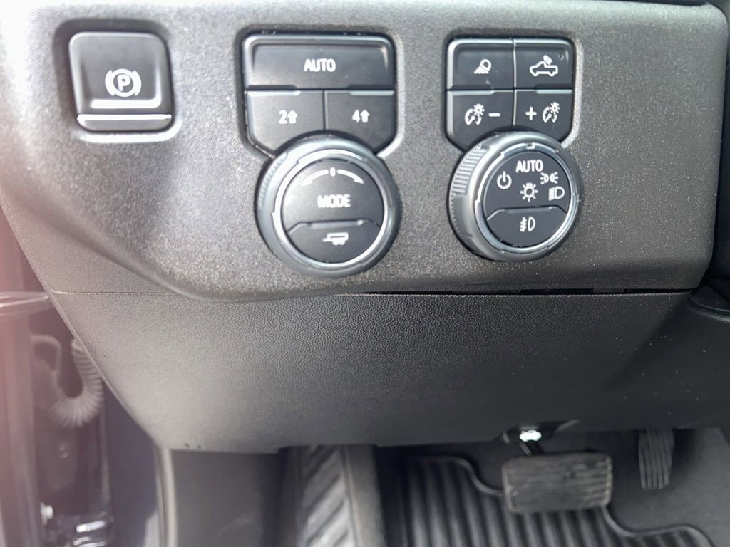 Used 2023 Chevrolet Silverado 1500 LTZ image 20