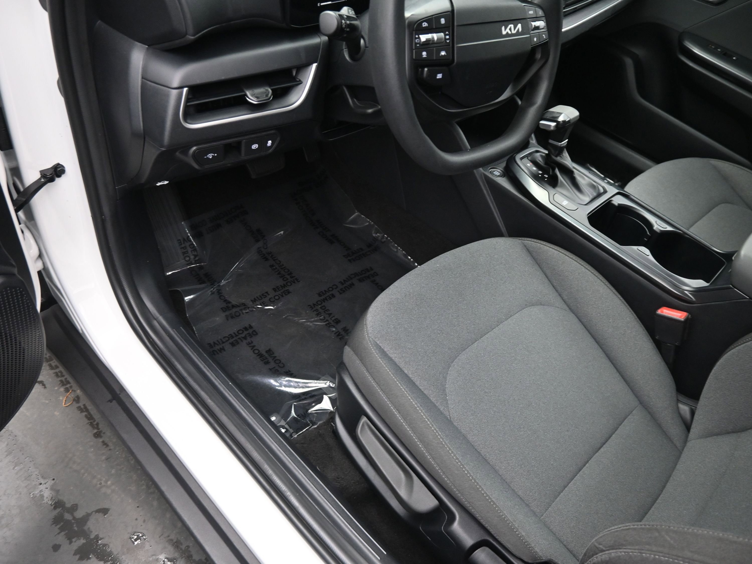Used 2025 Kia K4 FWD image 13