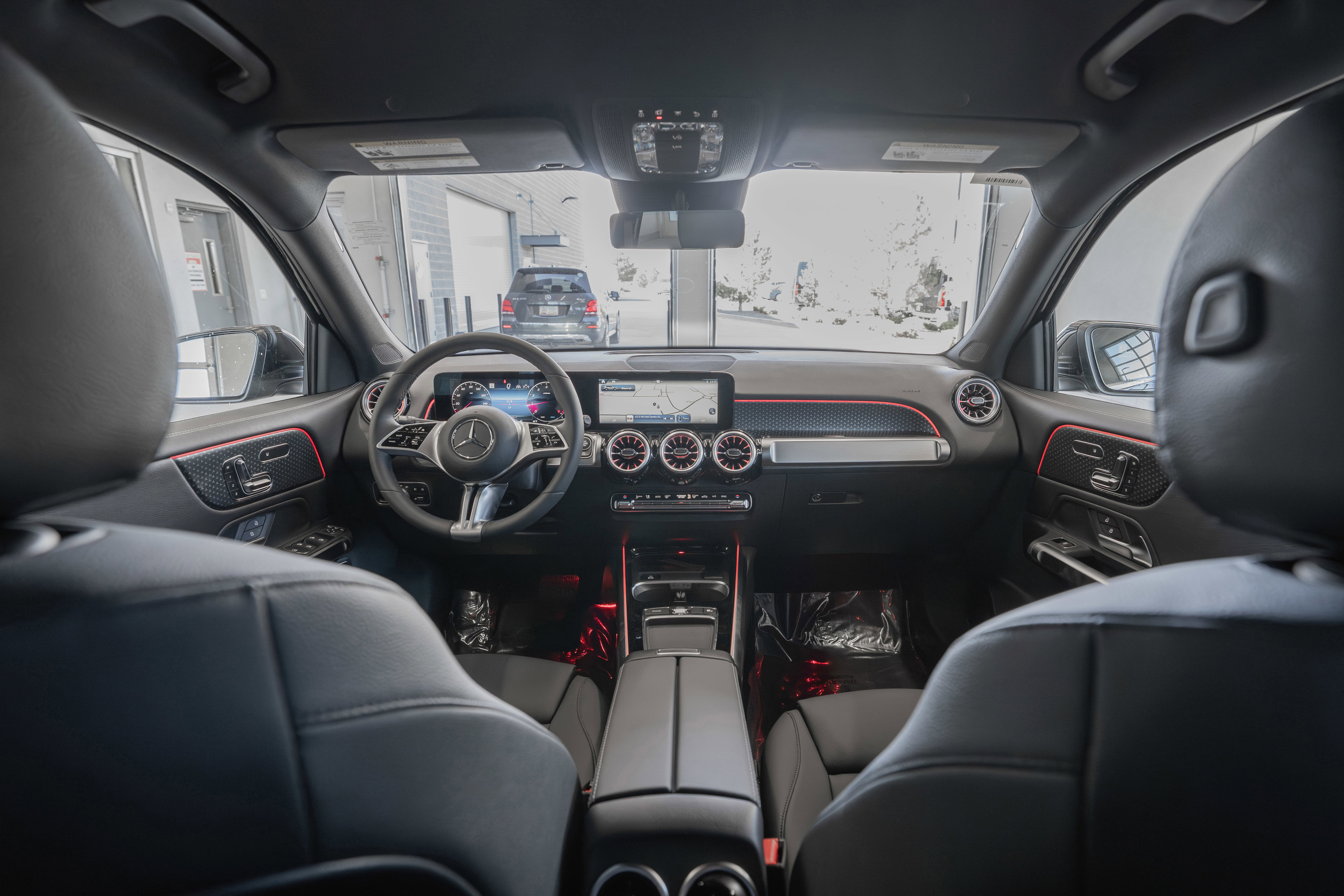 Used 2025 Mercedes-Benz GLB 250 image 27