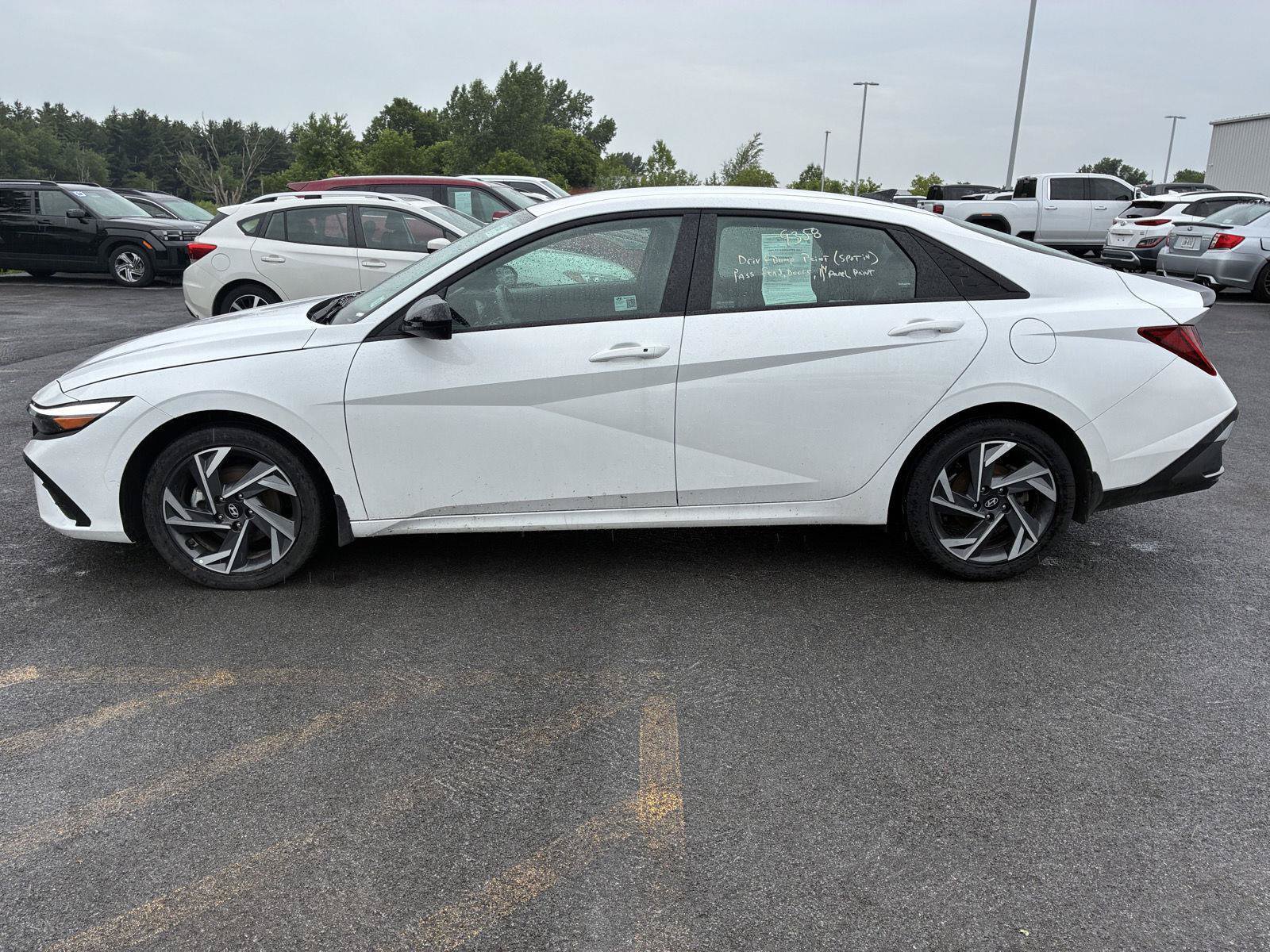 Used 2025 Hyundai Elantra SEL FWD image 4