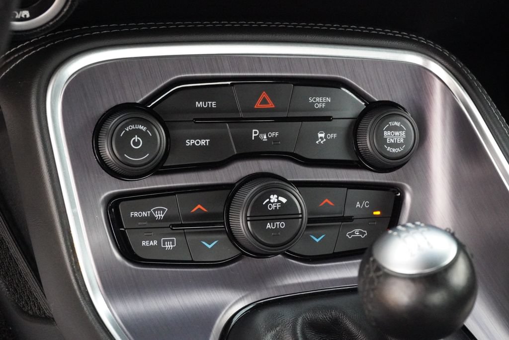 Used 2018 Dodge Challenger R/T w/ Driver Convenience Group RWD image 15