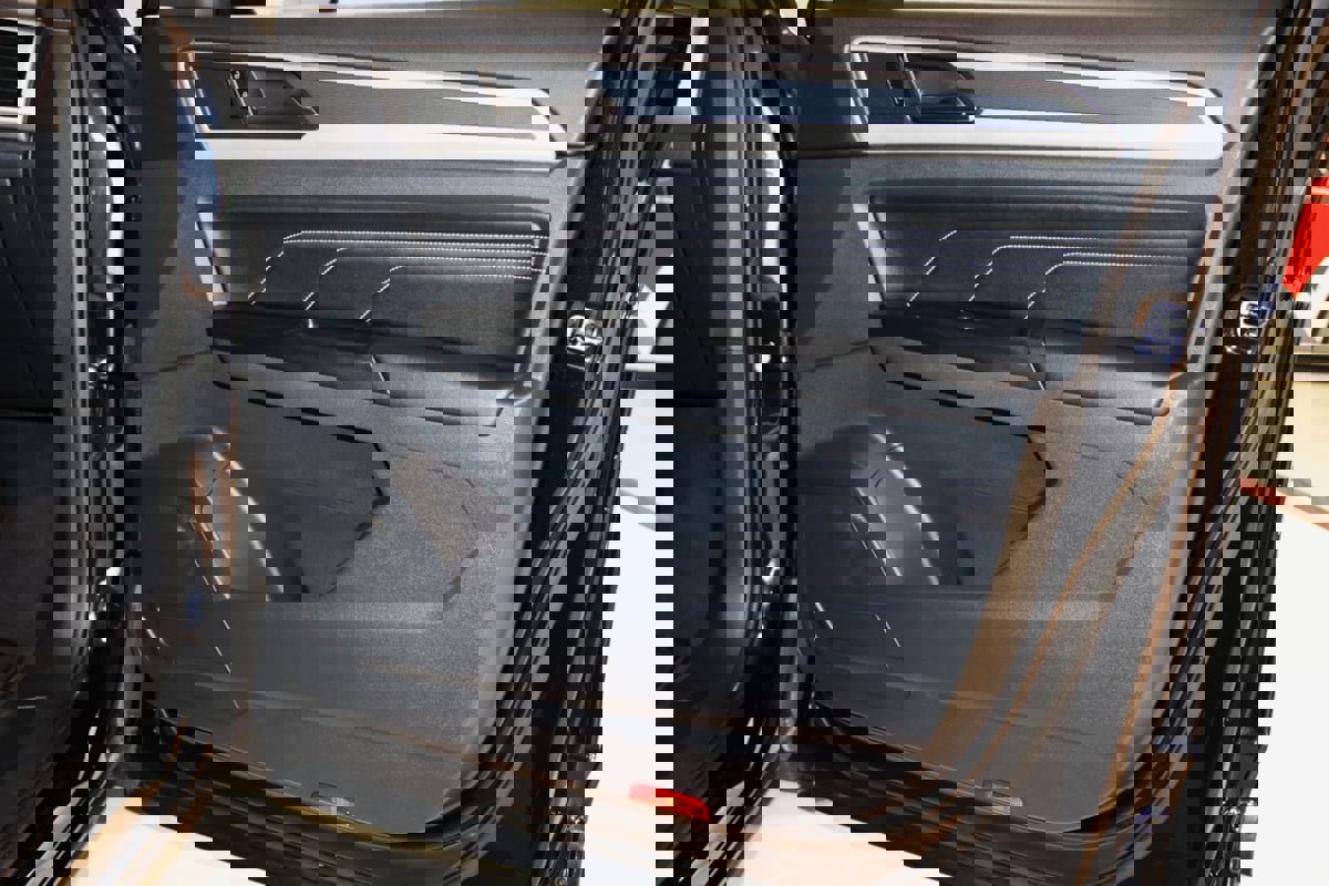 Used 2020 Volkswagen Atlas Cross Sport SEL image 53