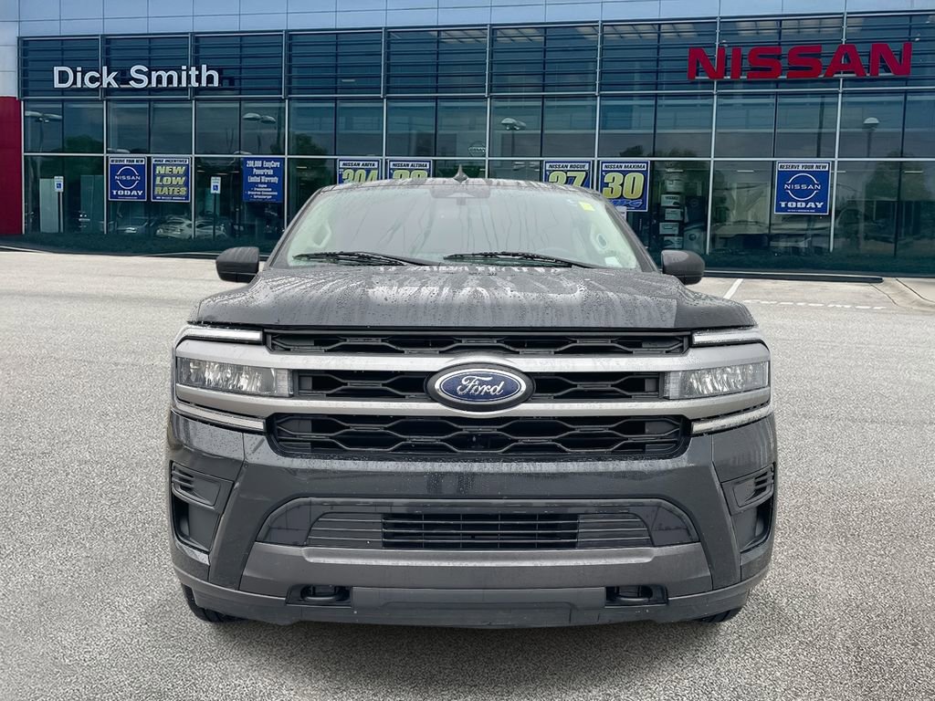 Used 2023 Ford Expedition Max XLT image 2