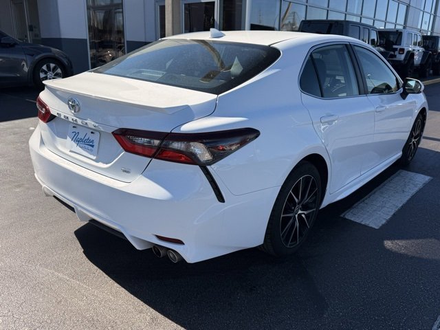 Used 2024 Toyota Camry SE image 8