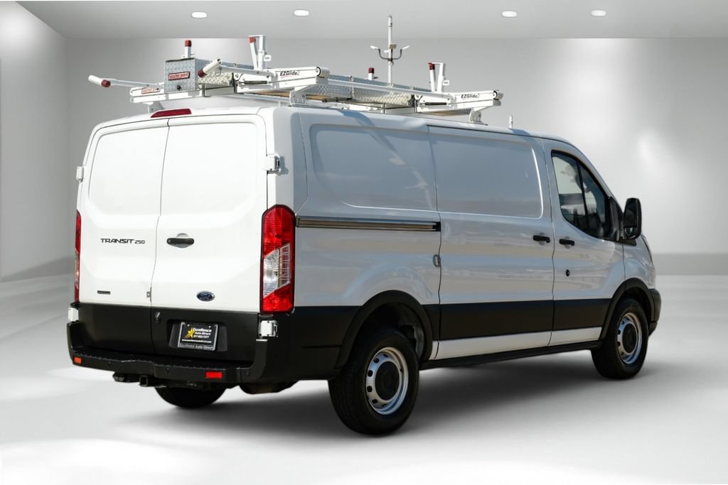 Used 2019 Ford Transit 250 130 Low Roof RWD image 6