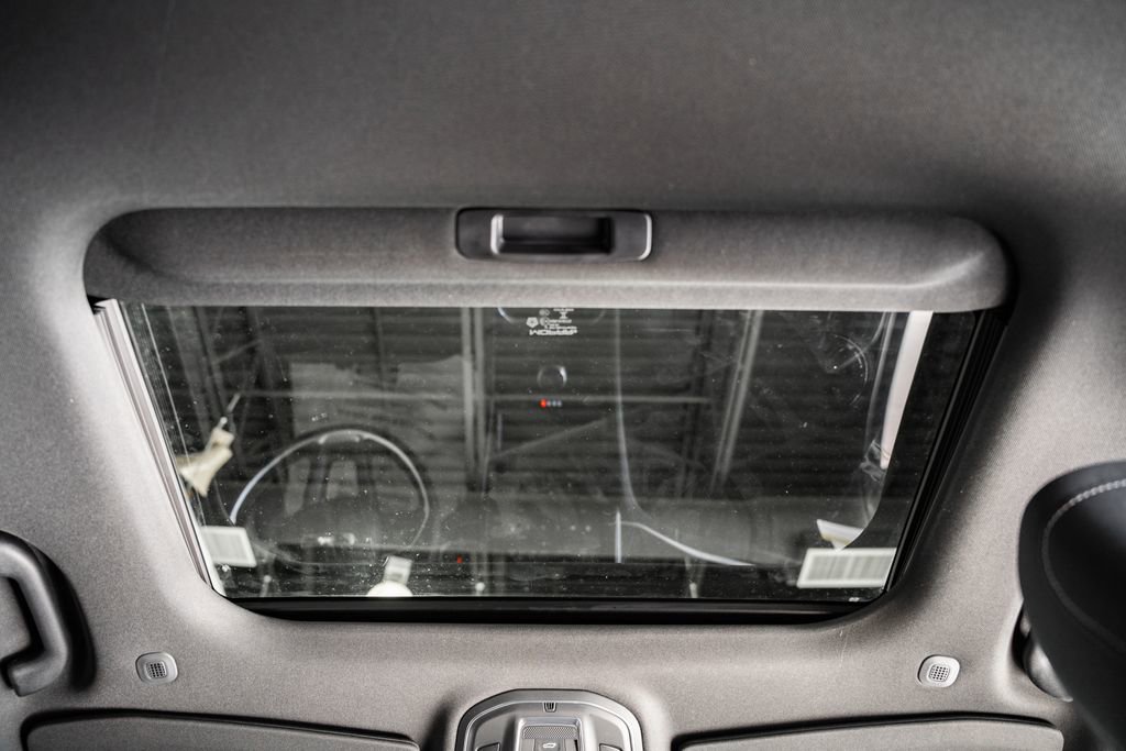 New 2025 Jeep Grand Cherokee Laredo X w/ Luxury Tech Group I image 31