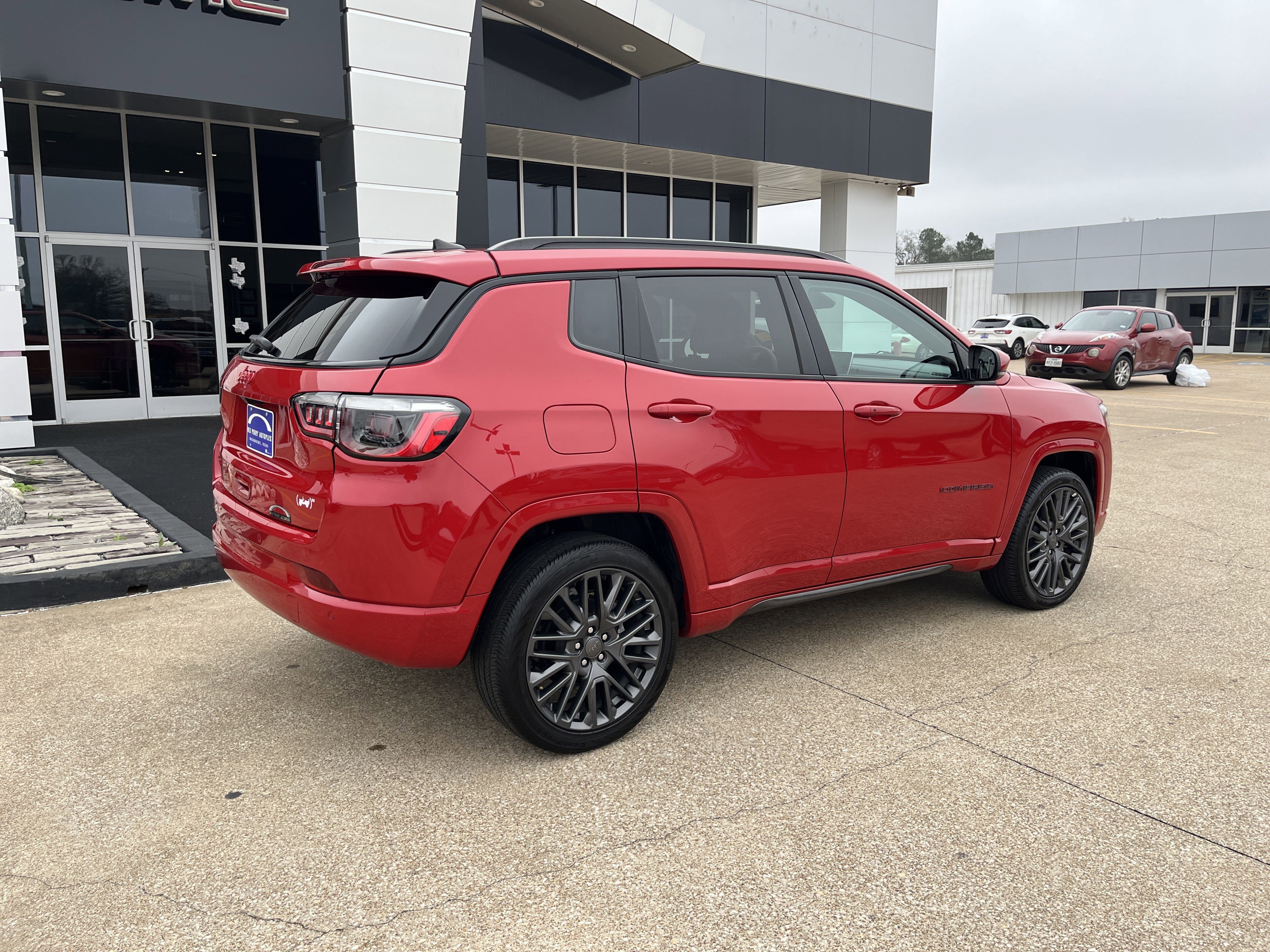 Used 2024 Jeep Compass Limited image 3