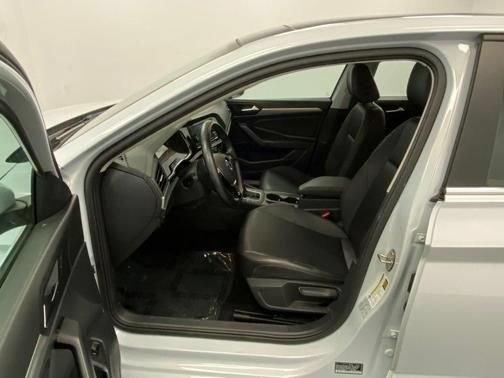 Used 2019 Volkswagen Jetta SE FWD image 21