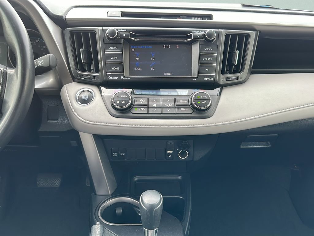 Used 2017 Toyota RAV4 XLE FWD image 14