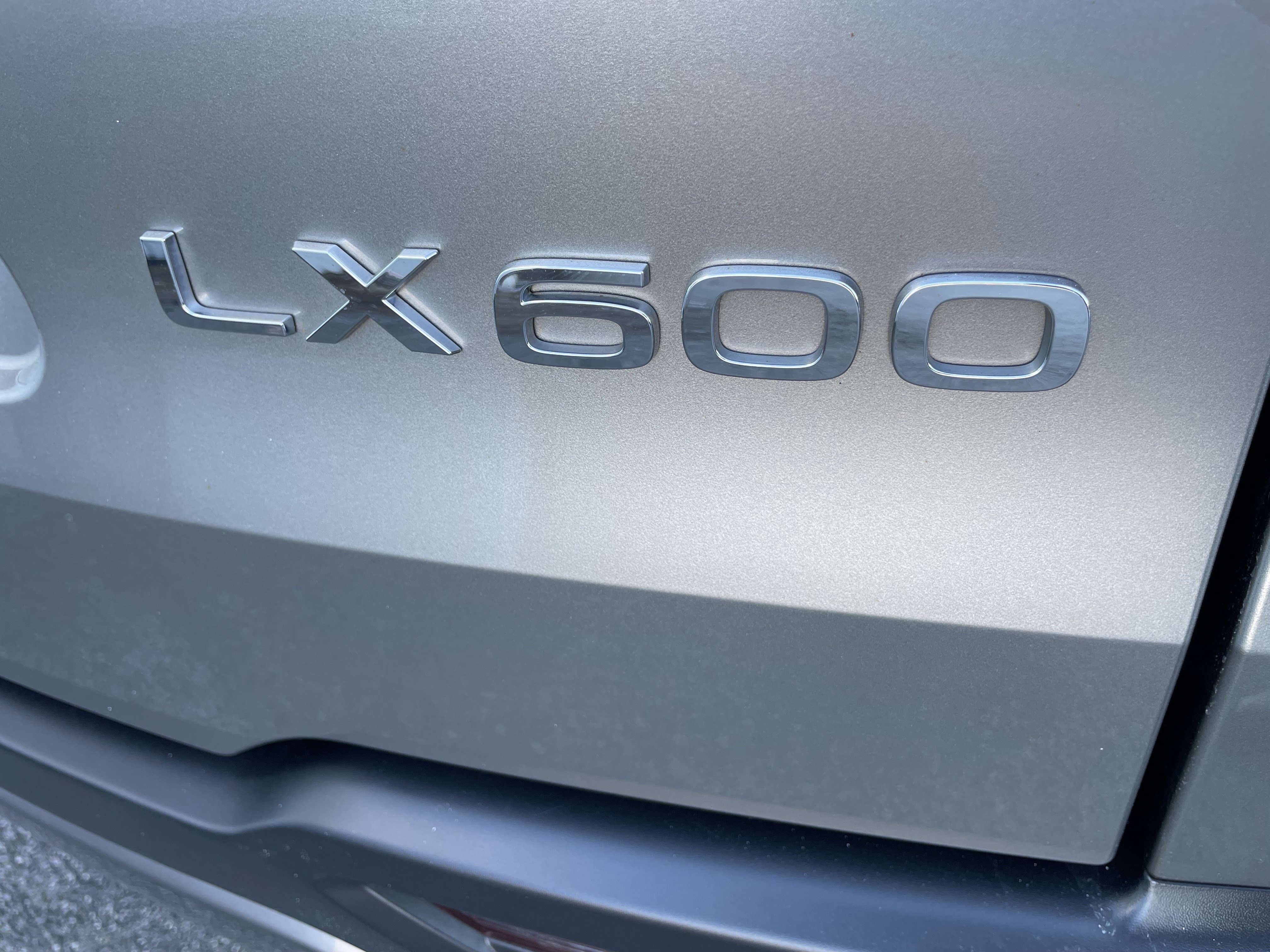 Used 2024 Lexus LX 600 4WD w/ Luxury Package image 35