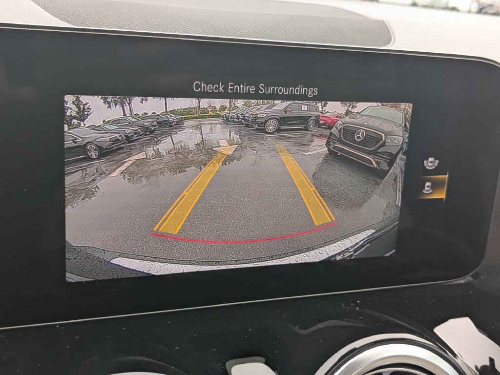 Certified 2023 Mercedes-Benz GLB 250 image 10