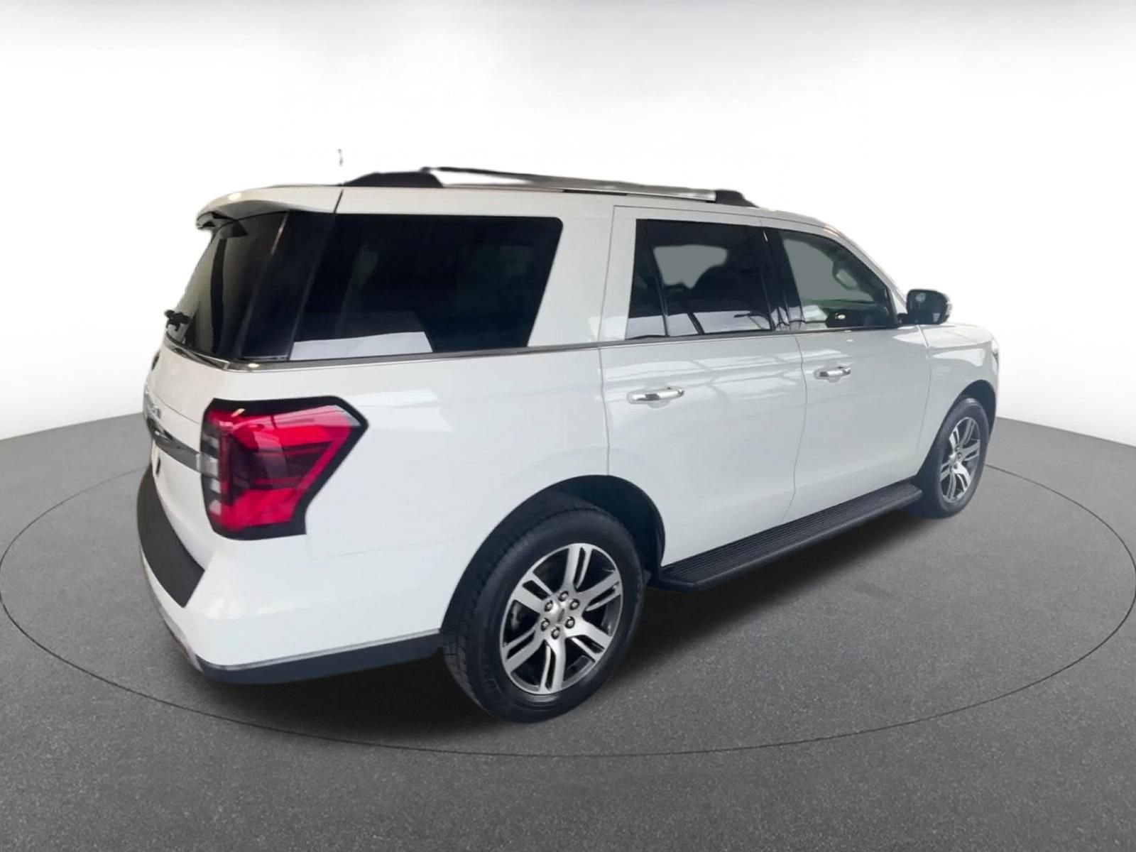 Used 2024 Ford Expedition Limited RWD image 15