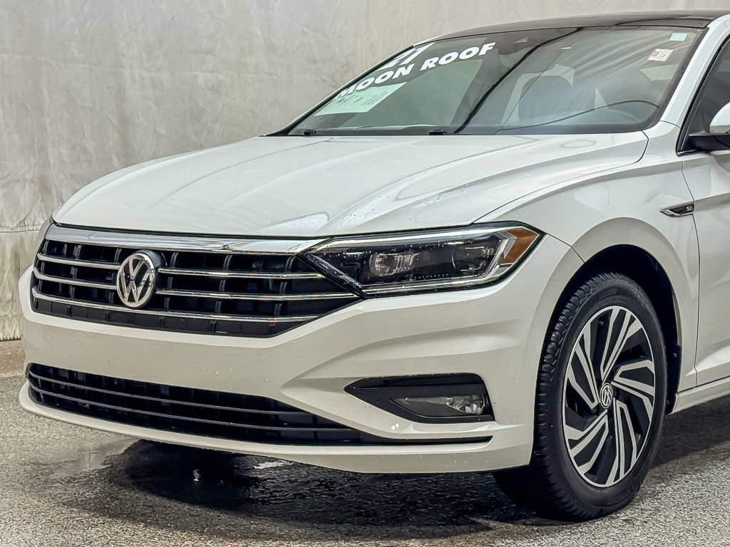 Used 2021 Volkswagen Jetta SEL Premium FWD image 3